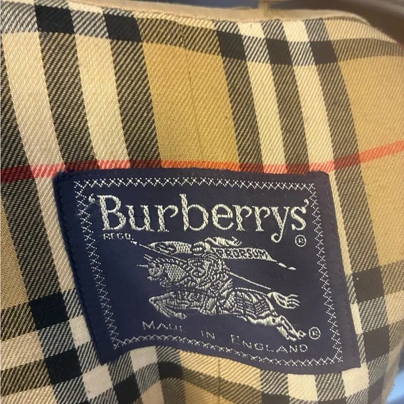 Burberry Classic Check Pattern with Navy Label - Picture 6 of 7